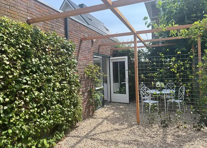 Bed & Breakfast Mamaloutje 3*